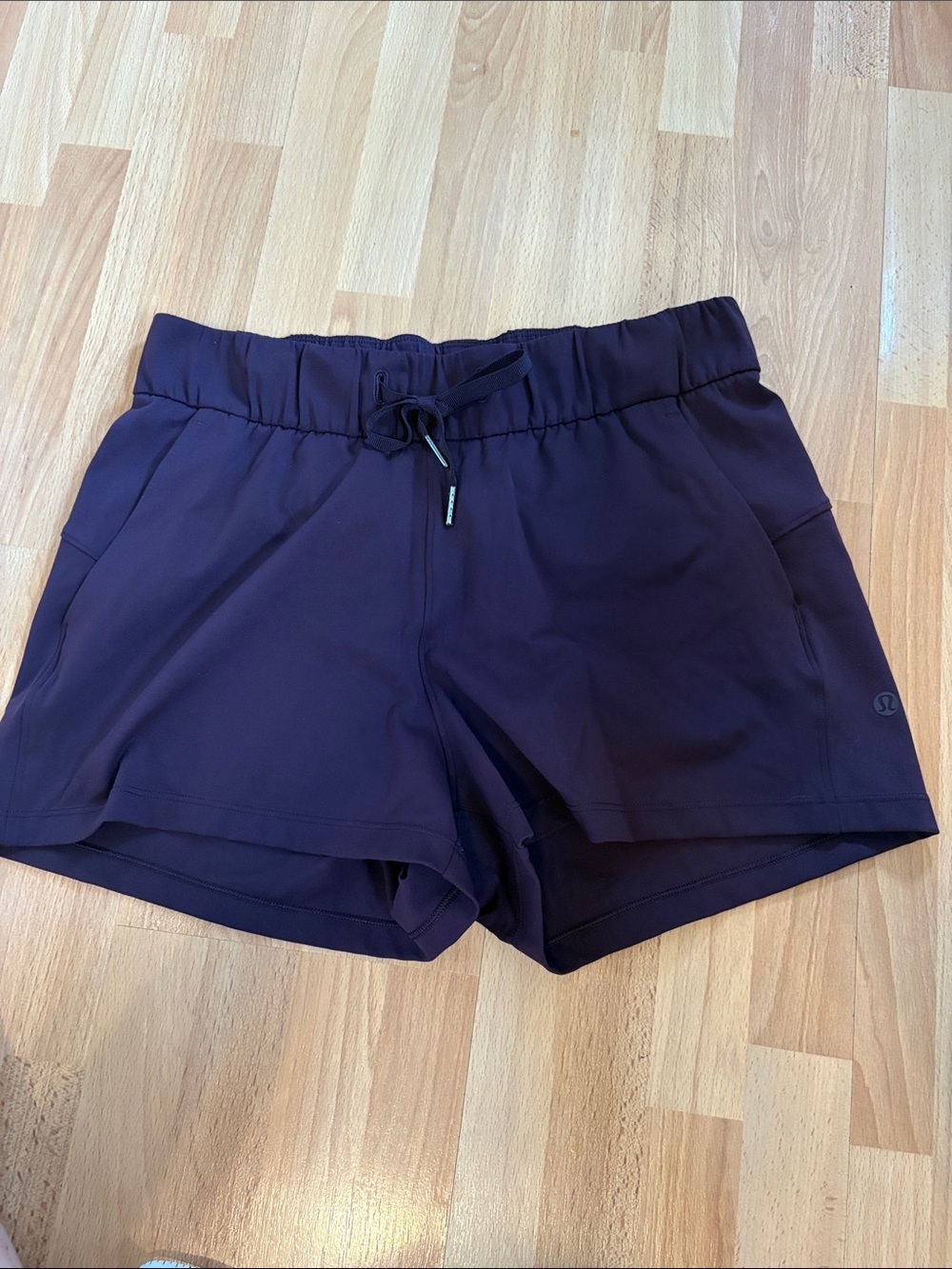 Lululemon On the Fly plum color shorts size 6